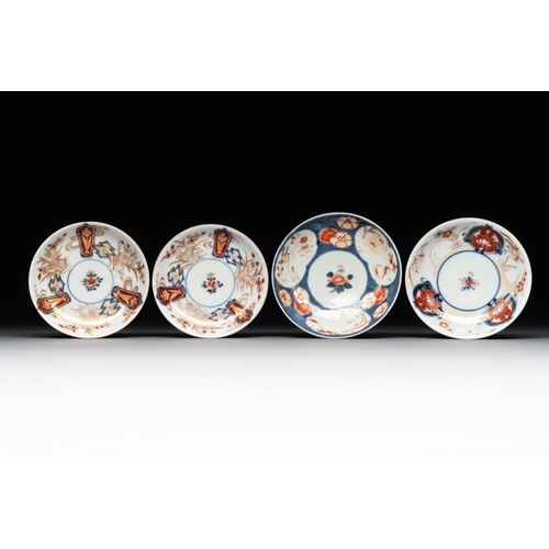 535 - A varied collection of 22 Japanese Imari wares, 17/19th C.Dia.: 22 cm (the largest plate)Dia.: 20,2 ... 