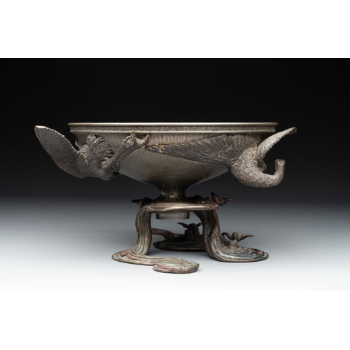 540 - A Japanese copper, bronze and pewter Ikebana vessel, signed Kimura Toun , Meiji, 19th C.L.: 26 cm - ... 