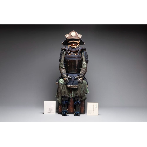 544 - An impressive Japanese samurai armor, Edo period, first half 18th C.H.: 144,5 cm (seated, as display... 