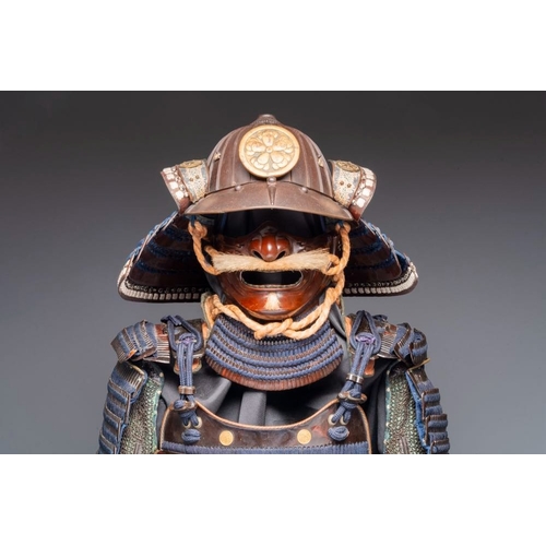 544 - An impressive Japanese samurai armor, Edo period, first half 18th C.H.: 144,5 cm (seated, as display... 