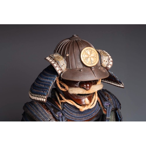 544 - An impressive Japanese samurai armor, Edo period, first half 18th C.H.: 144,5 cm (seated, as display... 