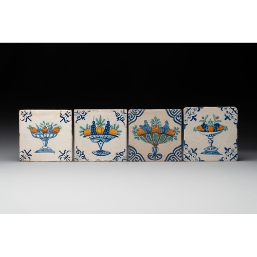 612 - Four polychrome Dutch Delft 'fruit bowl' tiles, 17th C.Dim.: ca. 13 x 13 x 1,8 cm
... 