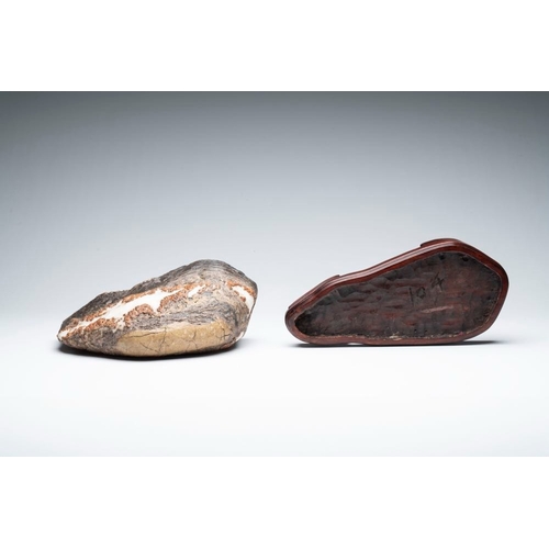 622 - A Chinese wucai Lingbi stone scholar's rock on wooden standDim.: 31 x 12 x22 cm (incl. stand)
Proven... 