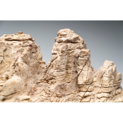 626 - A Chinese 'unknown type' of scholar's rock, Henan province, MingDim.: 62 x 19 x 23,5 cm (incl. stand... 