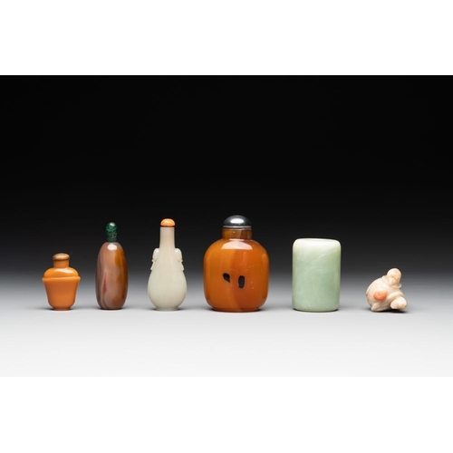 632 - A collection of 12 Chinese snuff bottles and a jade pendant, Chenghua mark, 18/20th C.H.: 8 cm (the ... 