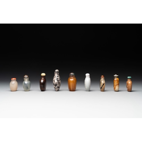 634 - A collection of 16 Chinese precious stone snuff bottles, 19/20th C.H.: 9,4 cm (the tallest incl. sto... 