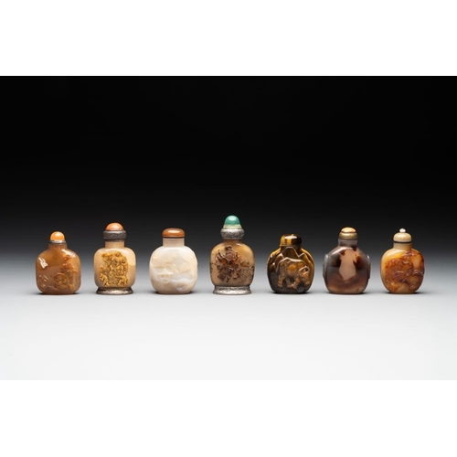 634 - A collection of 16 Chinese precious stone snuff bottles, 19/20th C.H.: 9,4 cm (the tallest incl. sto... 