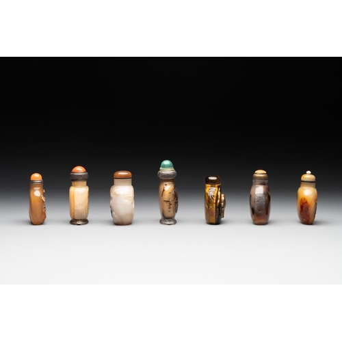 634 - A collection of 16 Chinese precious stone snuff bottles, 19/20th C.H.: 9,4 cm (the tallest incl. sto... 