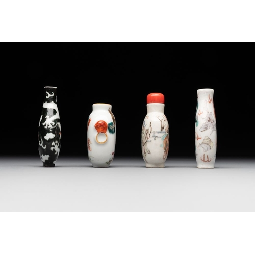 638 - Four Chinese famille rose and verte snuff bottles, Qianlong and Tongzhi mark, 19th C.H.: 7,5 cm (the... 