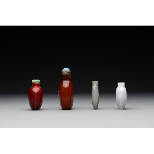 641 - Four Chinese Peking glass, agate and jade snuff bottles, 19/20th C.H.: 8,7 cm (the tallest incl. sto... 