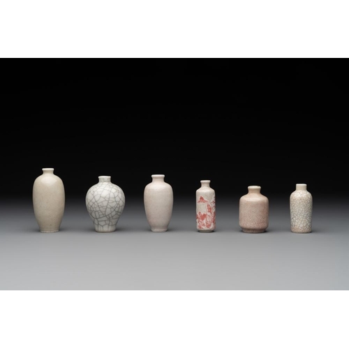 646 - Six various Chinese ge-type and copper-red snuff bottles, 19th C.H.: 8 cm (the tallest)H.: 6 cm (the... 