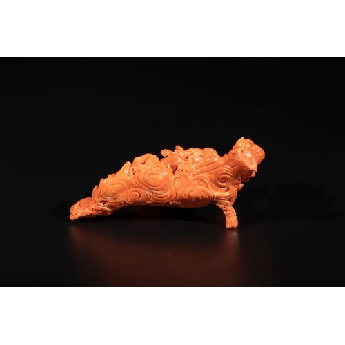 675 - A Chinese red coral 'Sanxing' group on wooden stand, 19/20th C.L.: 16 cm - H.: 15,7 cm
Weight: 498 g... 