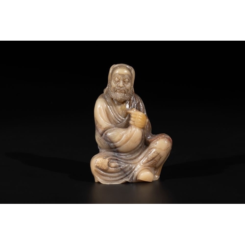 684 - A Chinese Shoushan soapstone Luohan, 18th C.H.: 8,5 cm
Weight: 181 grams... 