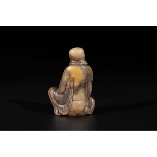 684 - A Chinese Shoushan soapstone Luohan, 18th C.H.: 8,5 cm
Weight: 181 grams... 