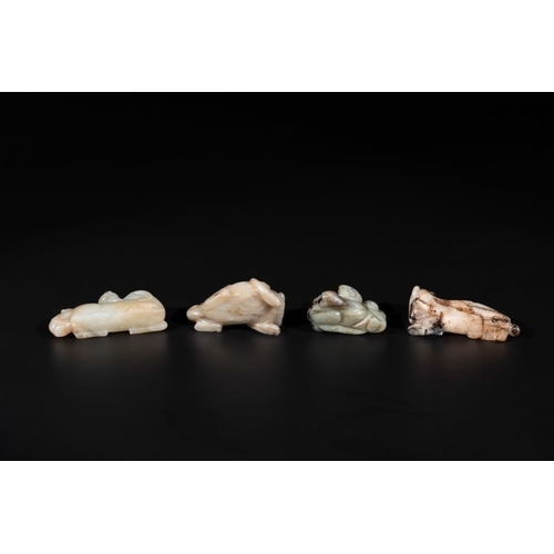 692 - Five Chinese jade carvings with four wooden stands, 19th C.(from left to right, excl. stands)Dim.: 7... 