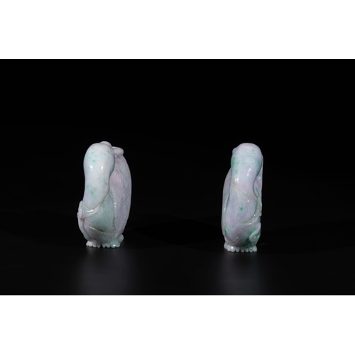 709 - A pair of Chinese lavender- and apple-green jadeite mandarin ducks, QingDim.: 10,5 x 10 x 3,3 cm (th... 