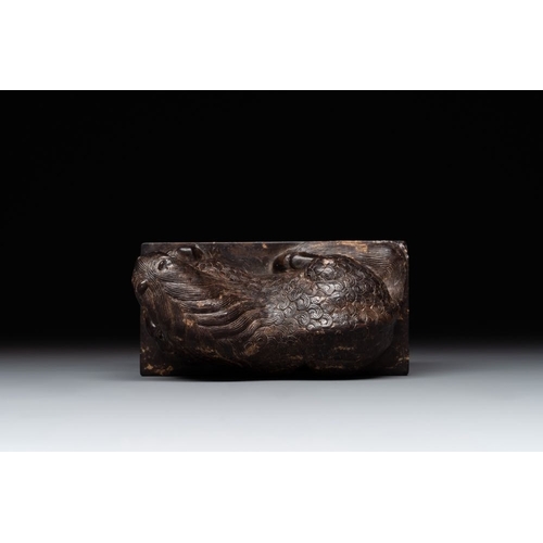 714 - A Chinese stone 'He Shuo Jia Qin Wang ' seal with its original case, dated 1789Dim.: 10 x 4,9 x 10 c... 