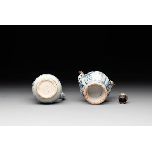 72 - Two Chinese blue and white bowls, two jarlets and two ewers, MingDia.: 15 cm - H.: 6,5 cm (the bowls... 