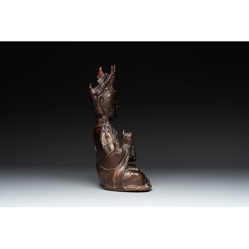 720 - A Chinese bronze Guanyin, MingH.: 32 cm
Weight: 6306 grams