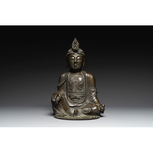 728 - A Chinese bronze Bodhisattva on a lotus throne, MingH.: 66 cm (incl. lotus throne)H.: 48 cm (excl. l... 