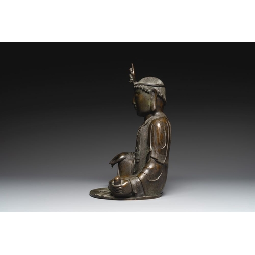 728 - A Chinese bronze Bodhisattva on a lotus throne, MingH.: 66 cm (incl. lotus throne)H.: 48 cm (excl. l... 