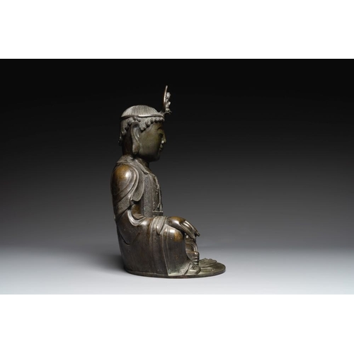 728 - A Chinese bronze Bodhisattva on a lotus throne, MingH.: 66 cm (incl. lotus throne)H.: 48 cm (excl. l... 