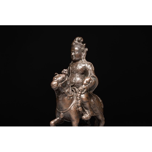 730 - A rare Chinese bronze Vaishravana on horseback with wooden stand, YuanH.: 20 cm (incl. stand)
Weight... 