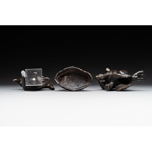 731 - Three various Chinese bronze incense holders, Yuan/MingH.: 14,5 cm (the lion)H.: 12,9 cm (the figure... 