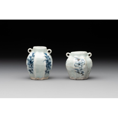 74 - A collection of five Chinese blue and white jarlets, YuanH.: 7 cm (the tallest)H.: 5 cm (the smalles... 