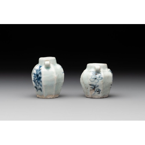 74 - A collection of five Chinese blue and white jarlets, YuanH.: 7 cm (the tallest)H.: 5 cm (the smalles... 