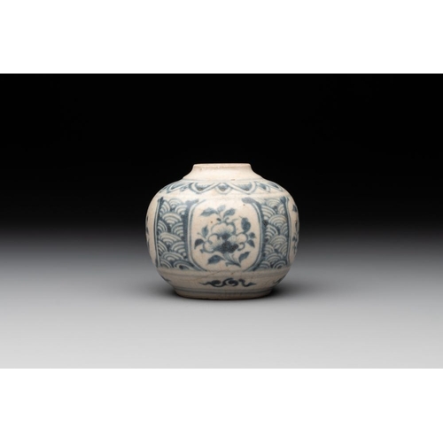 74 - A collection of five Chinese blue and white jarlets, YuanH.: 7 cm (the tallest)H.: 5 cm (the smalles... 