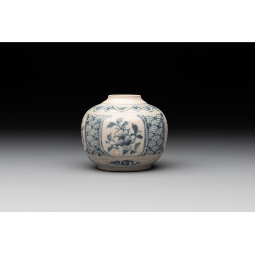 74 - A collection of five Chinese blue and white jarlets, YuanH.: 7 cm (the tallest)H.: 5 cm (the smalles... 