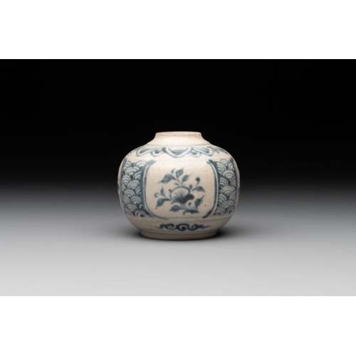 74 - A collection of five Chinese blue and white jarlets, YuanH.: 7 cm (the tallest)H.: 5 cm (the smalles... 