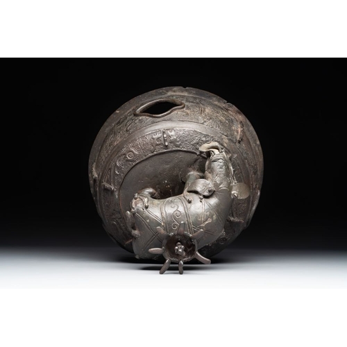 745 - A massive Chinese archaistic bronze 'elephant' censer and cover, MingL.: 62 cm - H.: 54 cm
Weight: 1... 