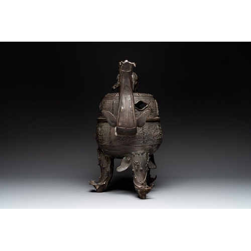 745 - A massive Chinese archaistic bronze 'elephant' censer and cover, MingL.: 62 cm - H.: 54 cm
Weight: 1... 