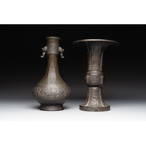 747 - Two Chinese archaistic bronze vases with relief design, MingH.: 28,4 cm (the tallest)H.: 26,7 cm (th... 