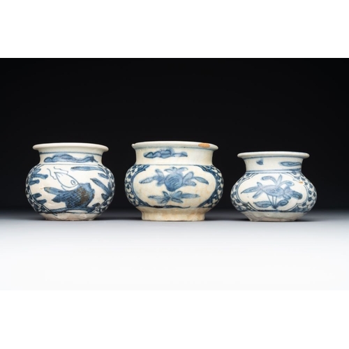 75 - A varied collection of 22 Chinese blue and white jarlets, covered boxes and miniature vases, MingH.:... 