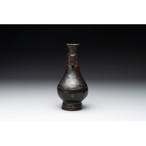 750 - A Chinese bronze 'touhu' vase, YuanH.: 20 cm
Weight: 783 grams