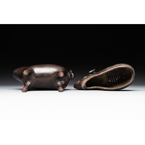 751 - Two Chinese bronze buffalo-form vessels and covers, 'xizun ', MingDim.: 26 x 8 x 20,3 cm (the talles... 