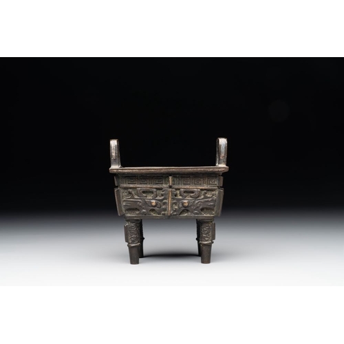 752 - A Chinese archaistic gold and silver-inlaid bronze rectangular bronze censer, 'fangding ', MingH.: 1... 