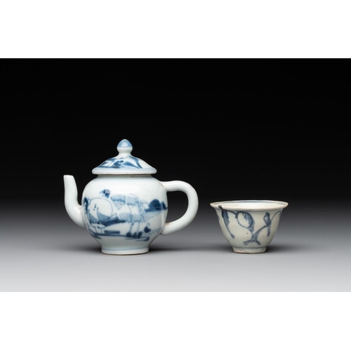 76 - A varied collection of nine Chinese blue and white wares, Ming and laterDia.: 27,5 cm (the largest d... 