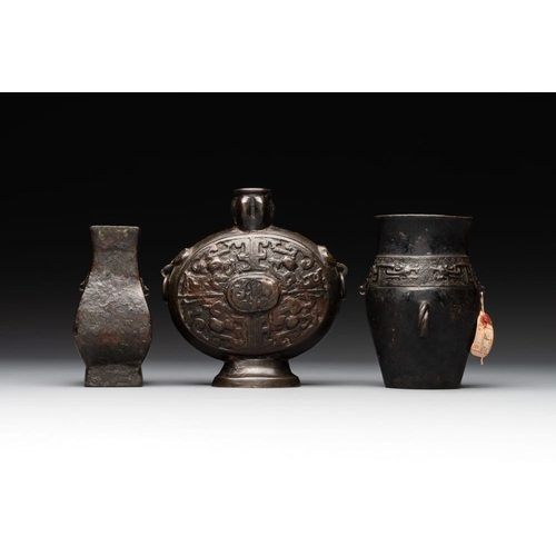 760 - Three Chinese archaistic miniature bronze vases, Song/YuanH.: 14,1 cm (the tallest)H.: 11,5 cm (the ... 