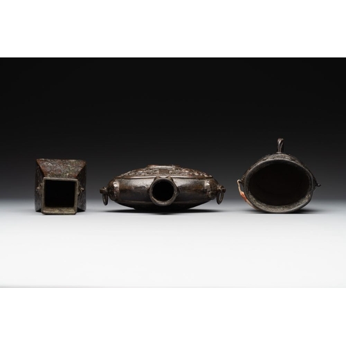 760 - Three Chinese archaistic miniature bronze vases, Song/YuanH.: 14,1 cm (the tallest)H.: 11,5 cm (the ... 