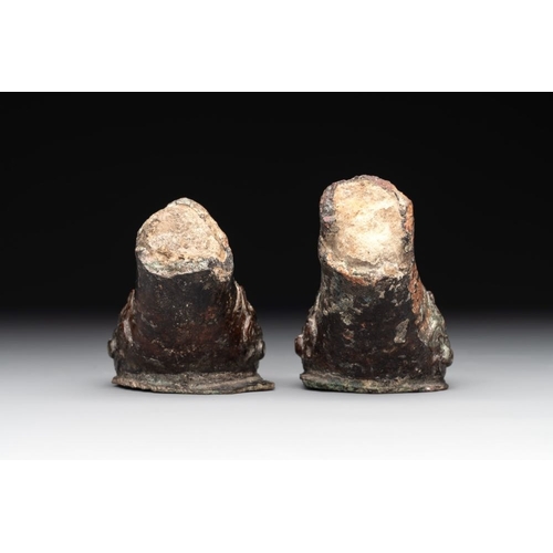 766 - Two Chinese archaic bronze study fragments, Eastern ZhouDim.: 9,5 x 5 x 4,5 (the tallest)Dim.: 8 x 4... 