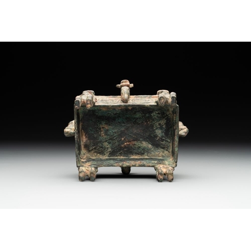 774 - A Chinese archaic bronze ding-shaped  cosmetic box, Spring and Autumn periodDim.: 12 x 10,5 x 8,5 cm... 