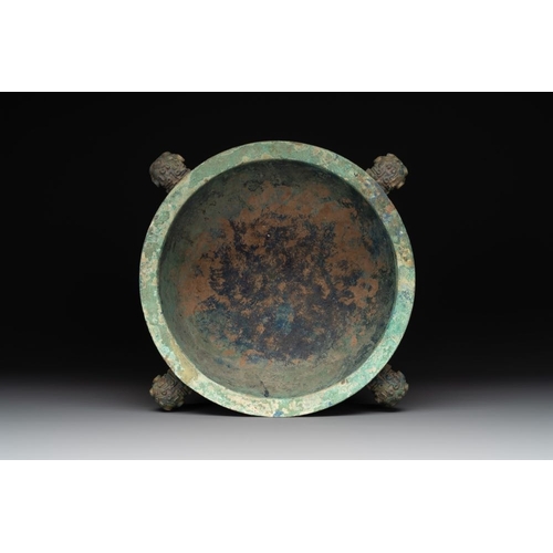 777 - A Chinese archaic bronze water basin, 'Jian', Eastern Zhou dynasty/Spring and Autumn periodL.: 31,5 ... 