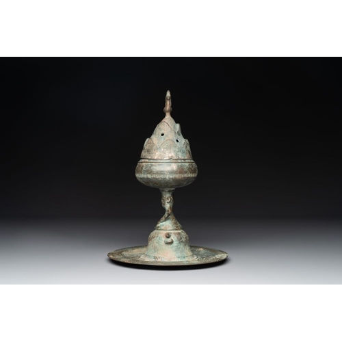 780 - A Chinese bronze 'immortal' 'boshanlu' censer and cover with a tomobako, Western HanH.: 28 cm (incl.... 