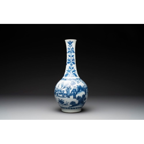 919 - A Chinese blue and white 'Lian Sheng San Ji' bottle vase, Transitional periodH.: 39,3 cm... 