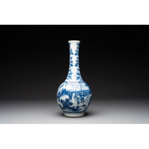 919 - A Chinese blue and white 'Lian Sheng San Ji' bottle vase, Transitional periodH.: 39,3 cm... 