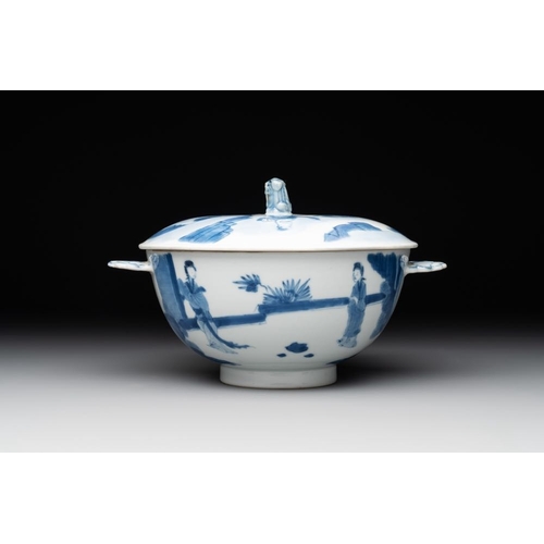 934 - A Chinese blue and white 'Long Elizas and playing boys' covered bowl, Chenghua mark, KangxiL.: 19,5 ... 